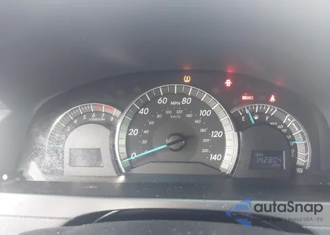 2014 Toyota Camry Se z USA, uszkodzony, nr VIN 4T1BF1FK8EU321916